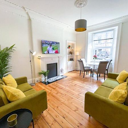 Desirable 2 Bed Apt Near Edinburgh Castle المظهر الخارجي الصورة