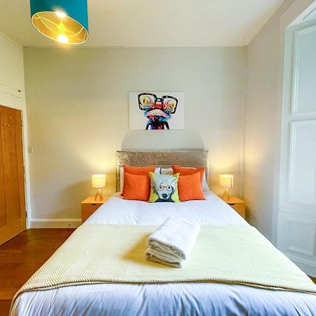 Desirable 2 Bed Apt Near Edinburgh Castle المظهر الخارجي الصورة