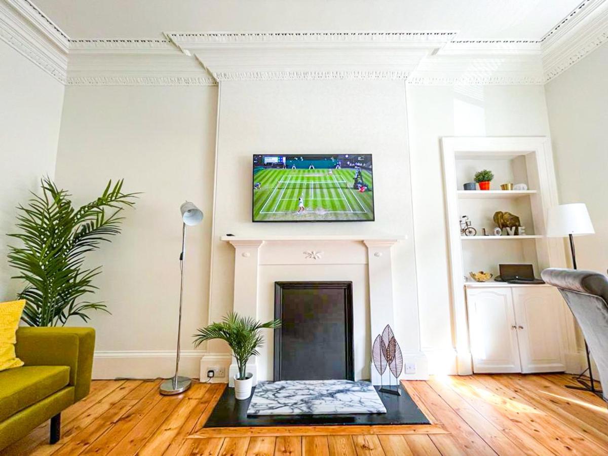 Desirable 2 Bed Apt Near Edinburgh Castle المظهر الخارجي الصورة