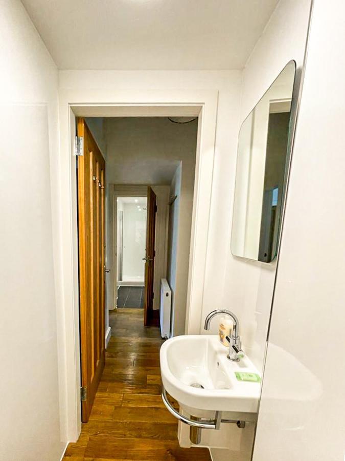 Desirable 2 Bed Apt Near Edinburgh Castle المظهر الخارجي الصورة