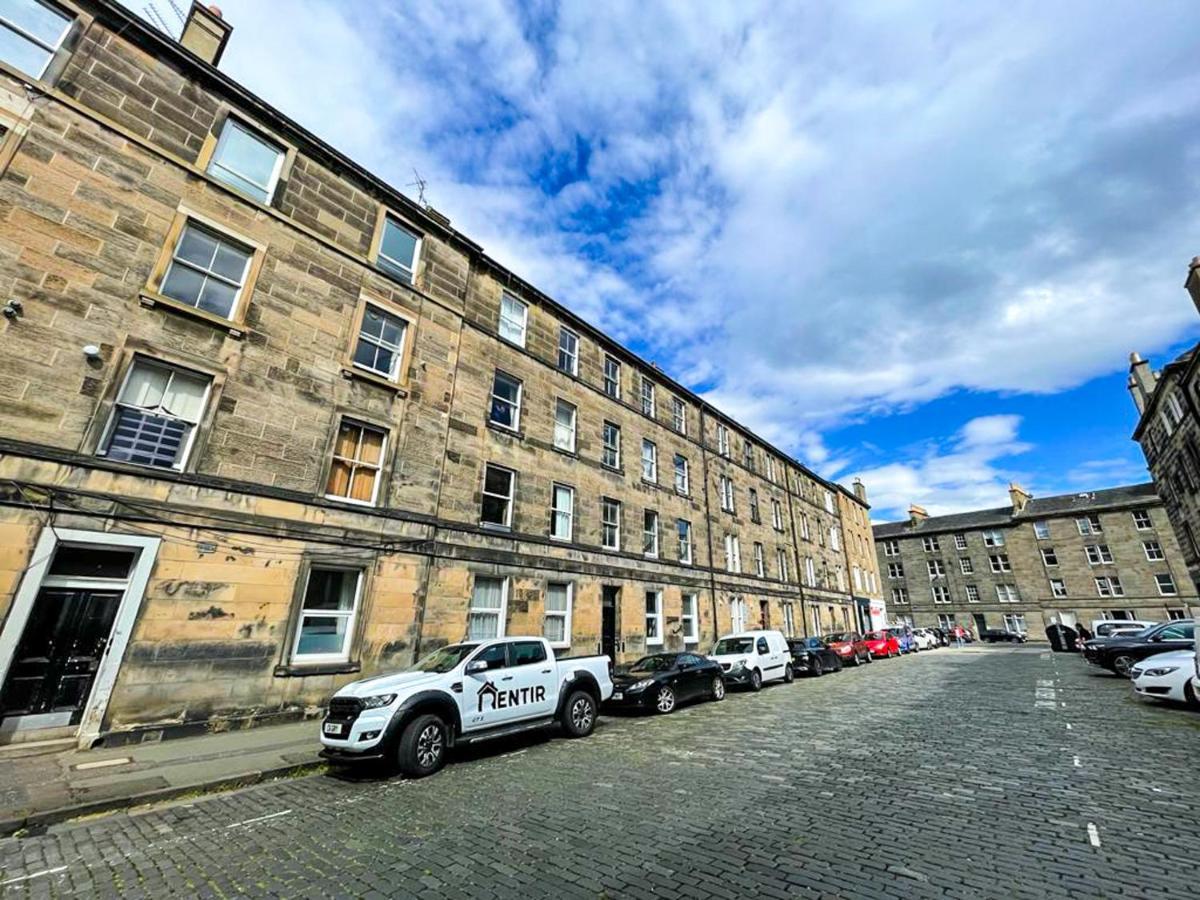 Desirable 2 Bed Apt Near Edinburgh Castle المظهر الخارجي الصورة